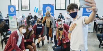 Comenzó la vacunación a chicos de entre 12 y 17 años sin comorbilidades