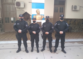 Reconocieron a 4 policías de Gálvez por salvar la vida de 3 personas  en un incendio