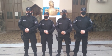 Reconocieron a 4 policías de Gálvez por salvar la vida de 3 personas  en un incendio