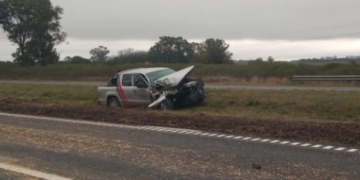 Barrancas: una camioneta embistió a un camión en autopista
