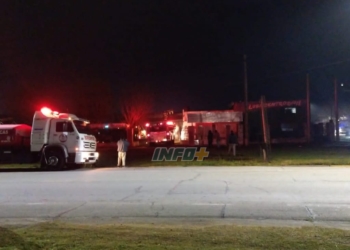 Un incendio en una fábrica alertó a Barrancas: bomberos lo controlaron