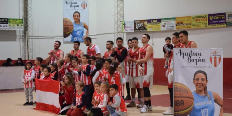 El Club Maciel homenajeó a Agustina Bazán con una gigantografía en el Coloso de Cristal