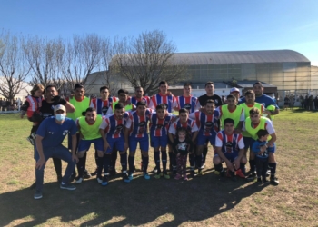 Histórico: volvió el fútbol al club Granaderos de Monje con reconocimiento incluido