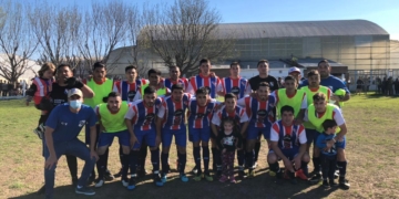 Histórico: volvió el fútbol al club Granaderos de Monje con reconocimiento incluido
