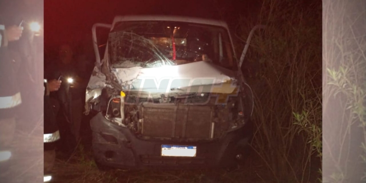 Oliveros: un furgón impactó contra un camión en autopista