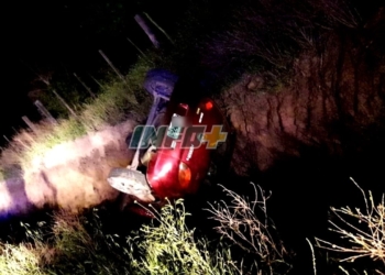 Dos accidentes en Totoras: un joven volcó con su auto y una mujer cayó de su moto