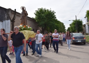 Actividades por las Fiestas Patronales en Maciel: Misa, procesión, artesanos y shows