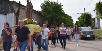 Actividades por las Fiestas Patronales en Maciel: Misa, procesión, artesanos y shows