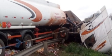 Grave choque entre camiones en Ruta 34 con atrapados: la traza fue cortada