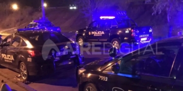 Investigan la muerte de una mujer encontrada en una cuneta