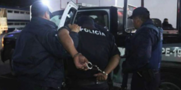 Condenaron a un policía por tenencia ilegal de armas en Coronda: prisión condicional y multa
