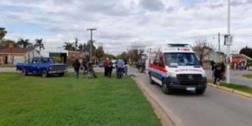 Un jubilado de 86 años chocó contra una moto en Ruta 11: una joven herida