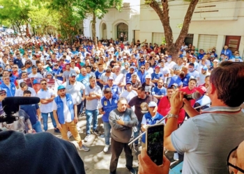 Cientos de camioneros santafesinos conmemoraron el Día de la Lealtad