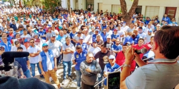 Cientos de camioneros santafesinos conmemoraron el Día de la Lealtad