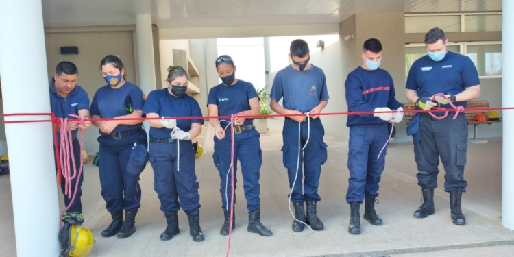 Aspirantes a bomberos de Maciel aprobaron otro curso rumbo al gran objetivo