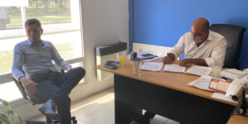 Andino firmó un convenio para la red de tendido eléctrico hacia dos barrios 