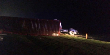 Lluvia y vuelco de un camión en autopista entre Barrancas y San Fabián: el chofer resultó herido