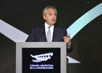 Alberto Fernández: «Debemos convertir planes sociales en empleo»