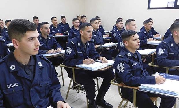 La provincia abrió la convocatoria para realizar la carrera policial en Santa Fe