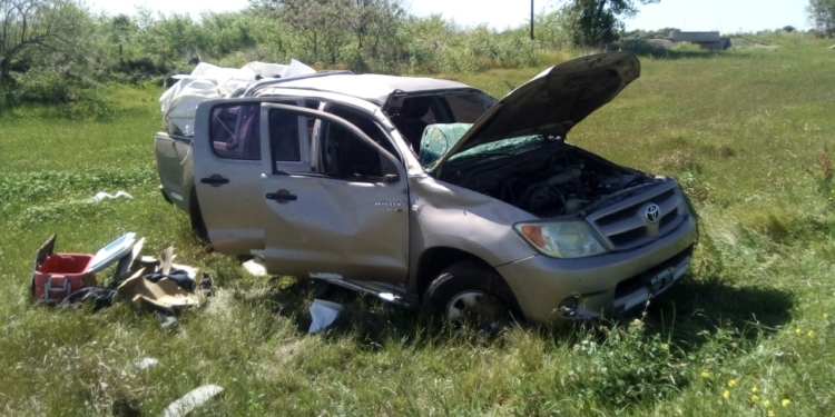 Una camioneta pinchó una cubierta y volcó a la altura de Clason, sobre Ruta 34