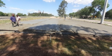 Timbúes: construyen un playón deportivo junto a una nueva plaza en el barrio La Paloma