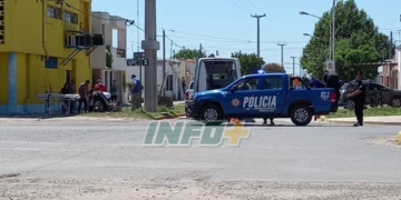 Una moto y una camioneta chocaron en Maciel: un joven herido