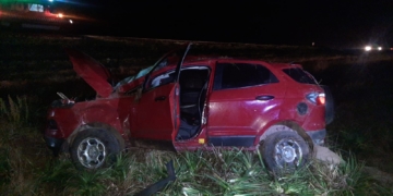 Monje: un auto dio varios tumbos en autopista y su conductor fue hospitalizado