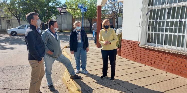 Diana entregó aportes a instituciones de Barrancas, Monje y Maciel