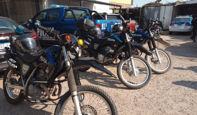 Entregaron motos policiales a tres comisarías del departamento San Jerónimo