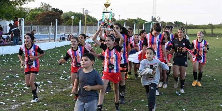 Las nenas de Granaderos de Monje son las campeonas del torneo «Lorena Tosso»