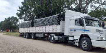 Llegaron materiales a Gaboto para la obra del agua potable: «Las promesas se cumplen»