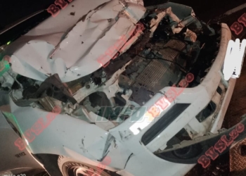 Un herido luego de chocar una camioneta contra un camión en autopista