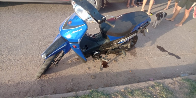 Un joven en moto chocó con una bicicleta y perdió la vida en Puerto San Martin