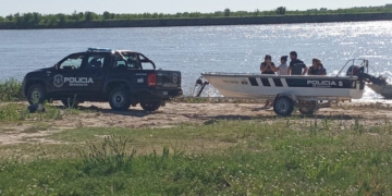 Se intensifica la búsqueda del joven que desapareció en el río Coronda