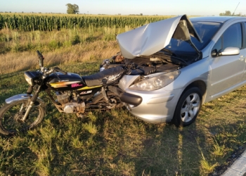 Un auto, una moto y una bicicleta colisionaron entre Serodino y Clarke: tres heridos
