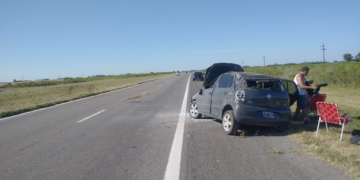 Vuelco y milagro en autopista: una pareja sólo sufrió golpes tras el violento siniesto