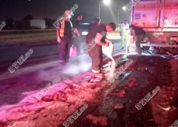 Precaución: choque y derrame de combustible en la autopista