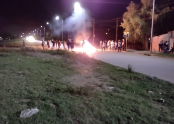 Balacera contra una vivienda de San Lorenzo y protesta de vecinos con corte de tránsito