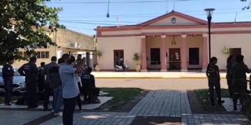 Paro total de trabajadores en la Comuna de Timbúes por incumplimiento de pagos