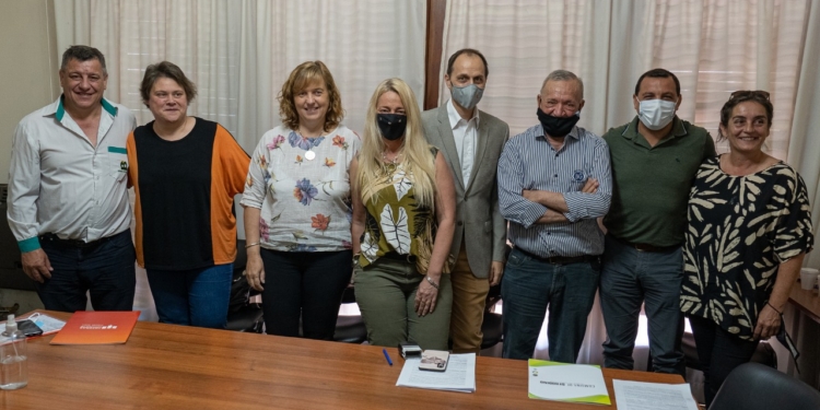 Localidades de la región llevaron a cabo la firma de convenios “Iriondo recicla”