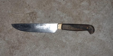 Timbúes: apuñaló a su pareja y fue al hospital con el cuchillo