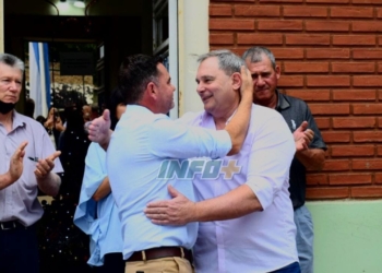 Chiminello asumió en la Comuna de Oliveros: “Espero una localidad más sana”