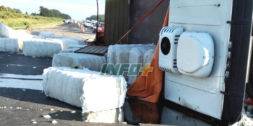 Otro vuelco en Monje sobre autopista: un camionero resultó herido