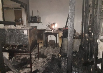 Grave incendio en un local de comidas con pérdidas totales 