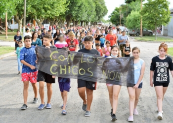 Arocena marchó en repudio al abuso sexual sufrido por un menor