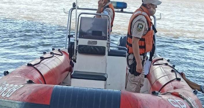 Desesperada búsqueda de un joven que se arrojó al río, frente a San Lorenzo