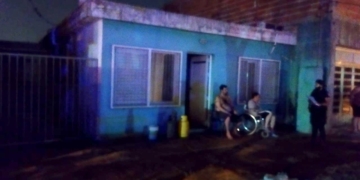 Rescataron a tres personas de un incendio en una vivienda de Puerto San Martín