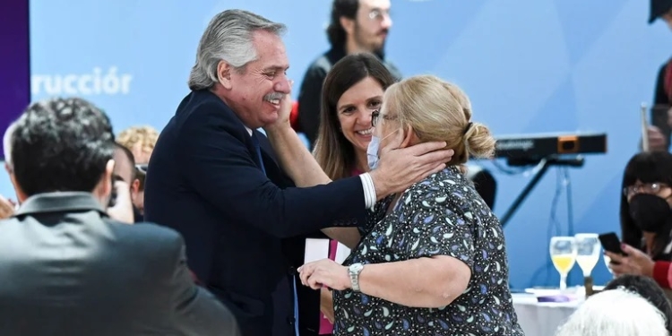 El gobierno anunció un bono de 8 mil pesos para jubilados: quienes y cuándo lo cobrarán