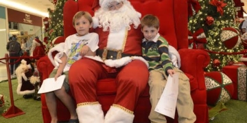 Una foto por un juguete: Papá Noel estará en Totoras por una iniciativa de Bomberos