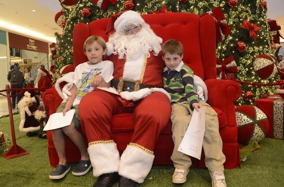 Una foto por un juguete: Papá Noel estará en Totoras por una iniciativa de Bomberos